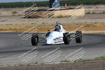 media/Jun-04-2022-CalClub SCCA (Sat) [[1984f7cb40]]/Group 3/Qualifying (Sweeper)/